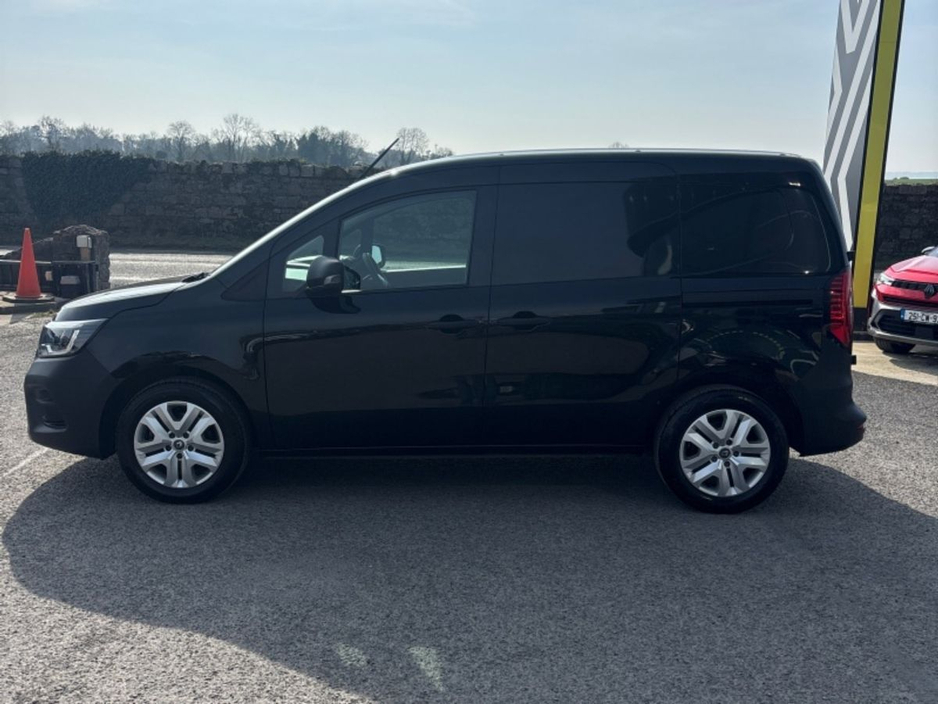 2023 Renault Kangoo - image 4