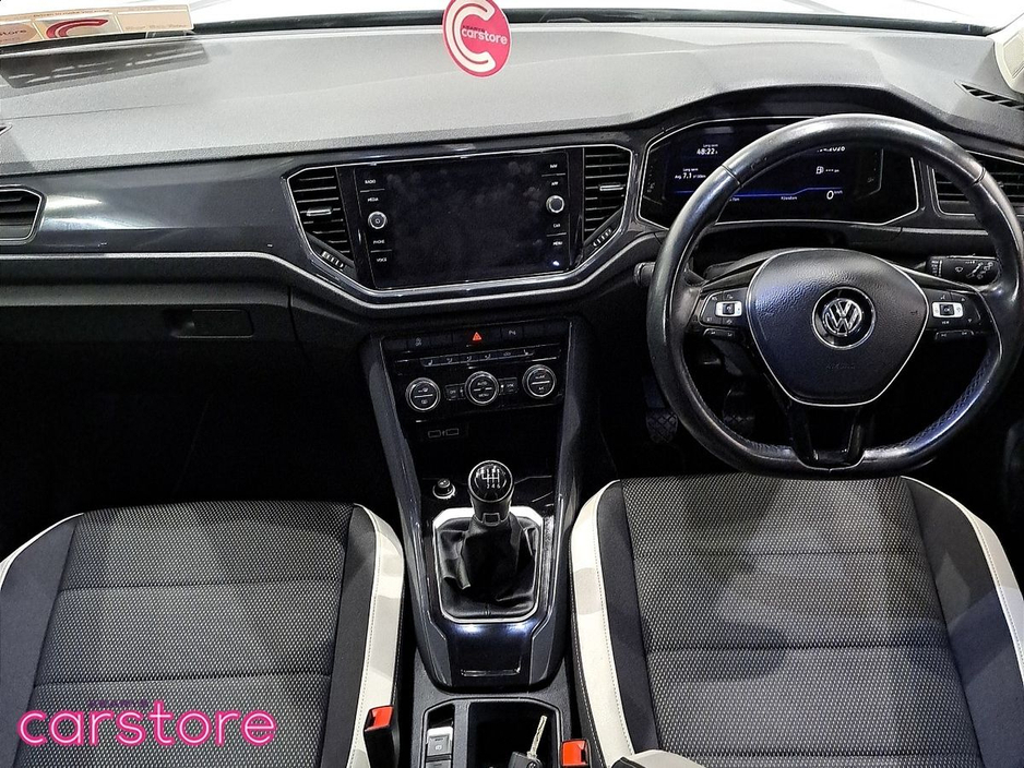 2019 Volkswagen T-Roc - image 11