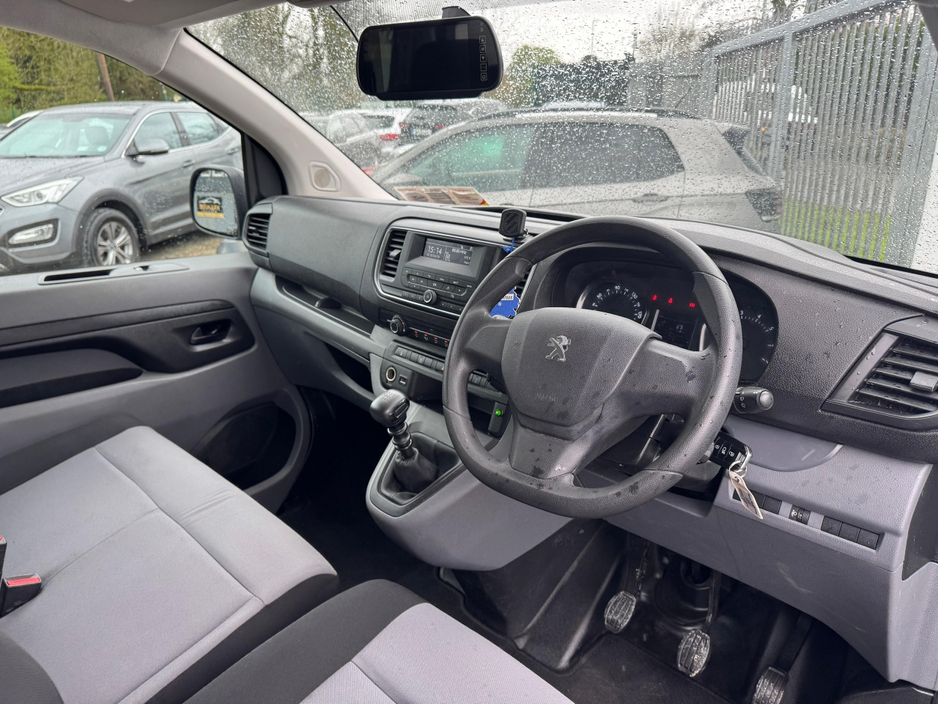 2019 Peugeot Expert - image 17