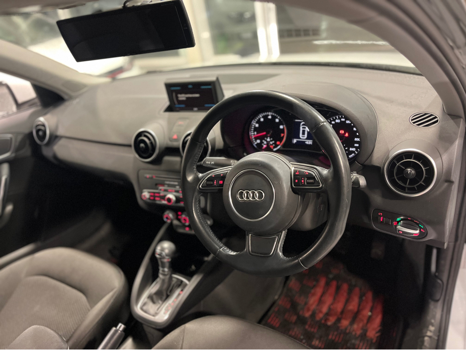 2015 Audi A1 DBA-8XCHZ 3DR €12,950