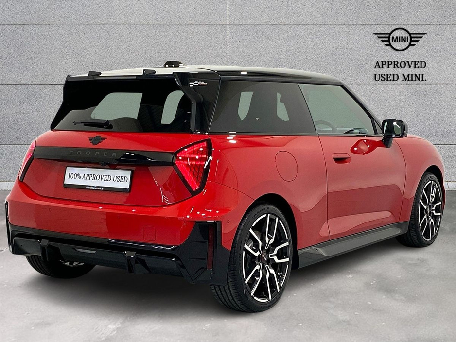 2025 MINI Hatch Cooper E €31,950