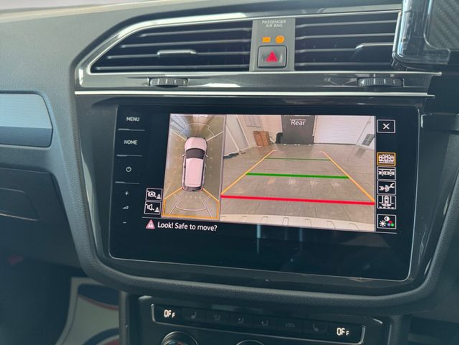 2020 Volkswagen Tiguan - image 14