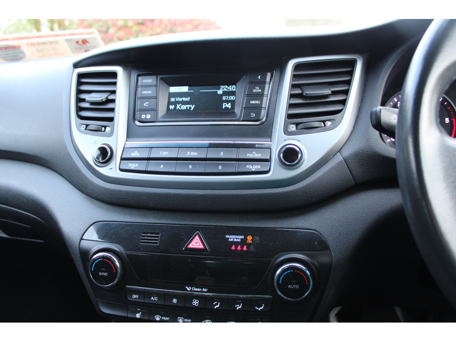 2016 Hyundai Tucson - image 8