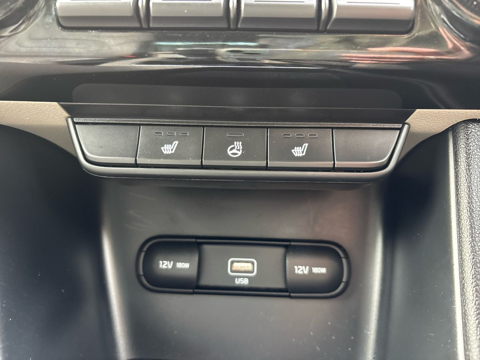 2021 Kia Sportage - image 17