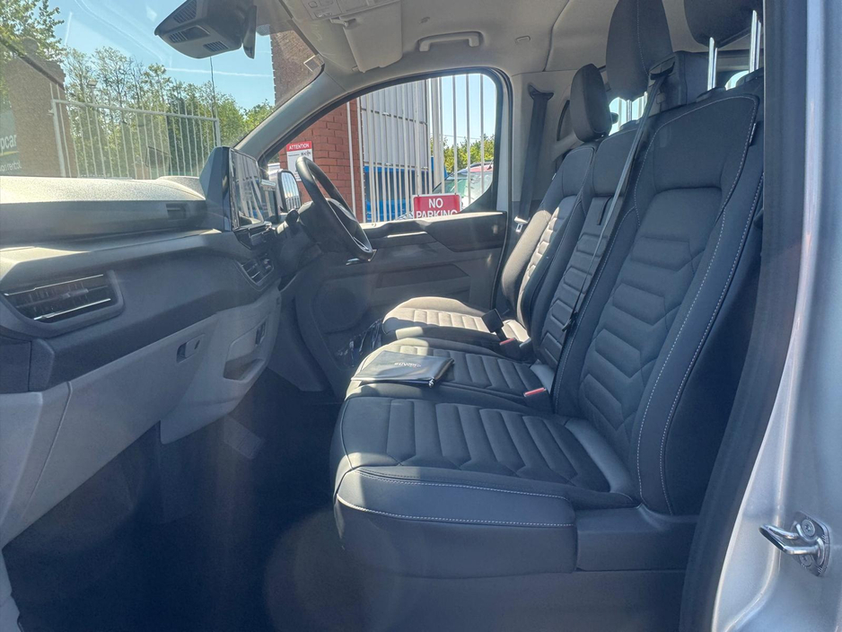 2026 Ford Tourneo Custom PHEV 2.5 Titanium Wheelchair Accessible Taxi