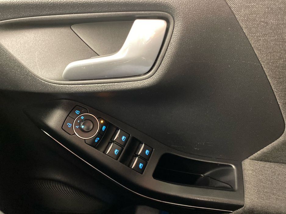 2023 Ford Puma - image 17