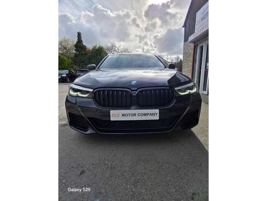 2021 BMW 5 Series - image 4