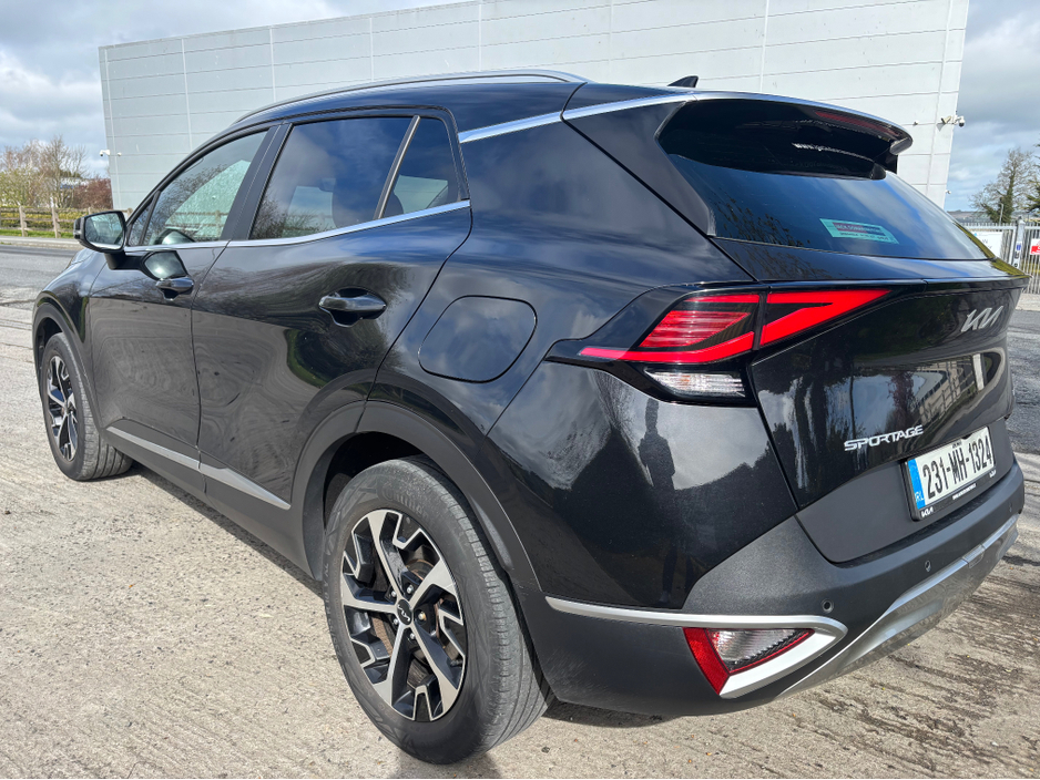 2023 Kia Sportage - image 4