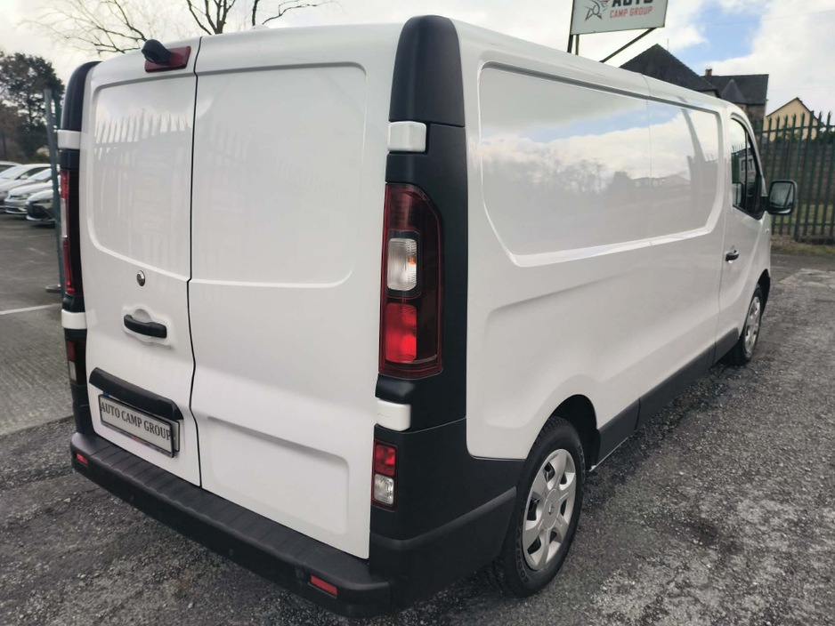 2018 Renault Trafic - image 7