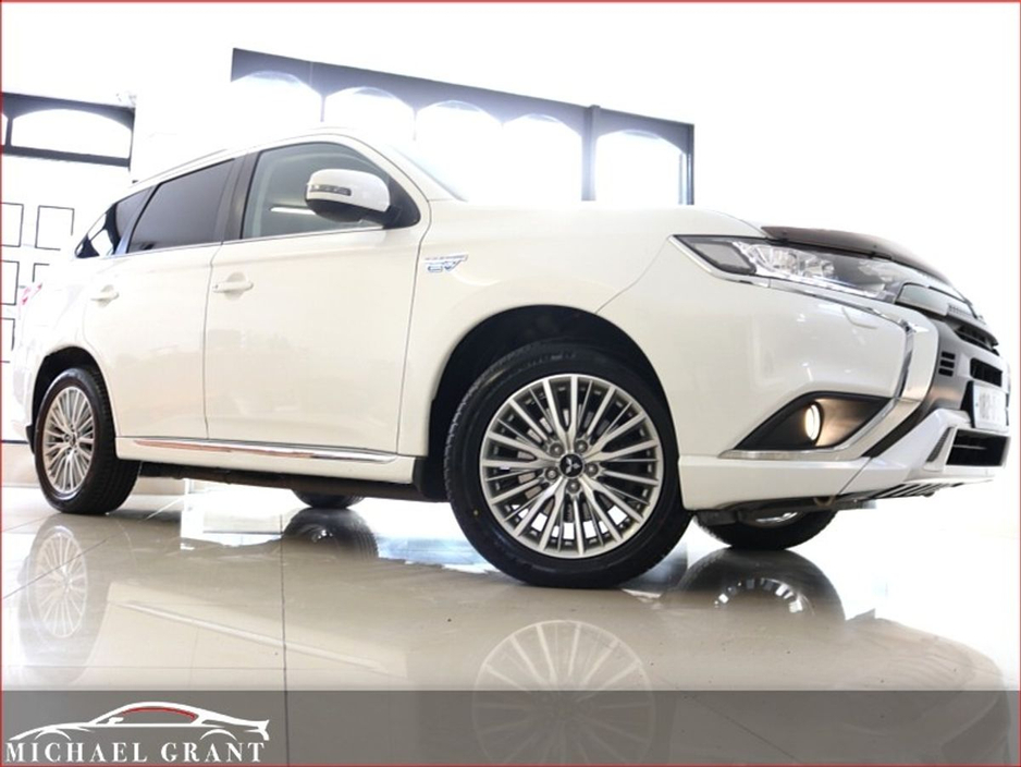 2018 Mitsubishi Outlander - image 10