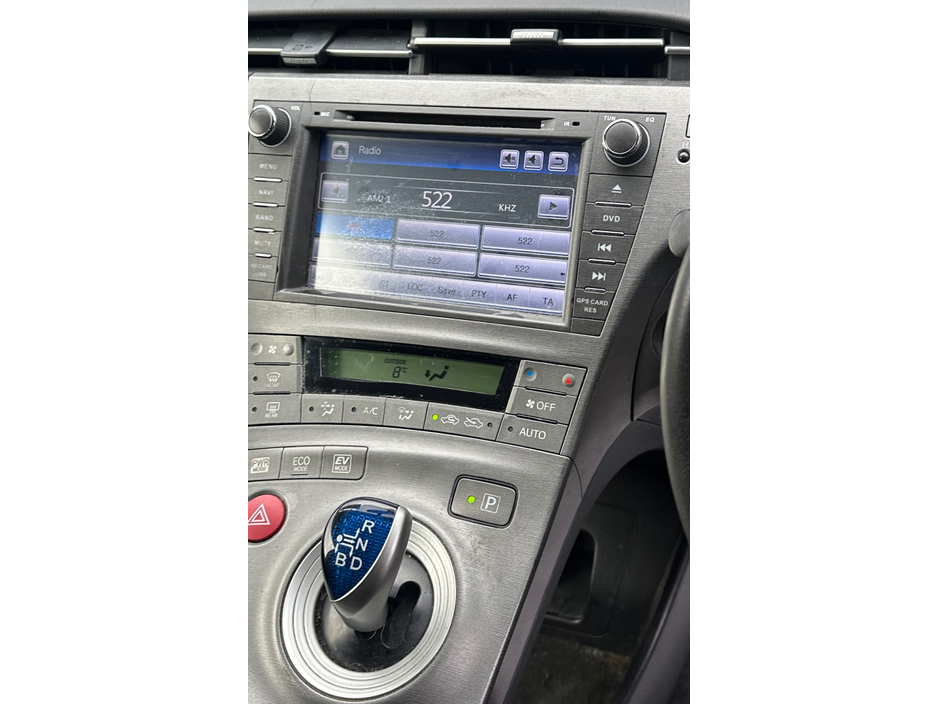 2013 Toyota Prius - image 9