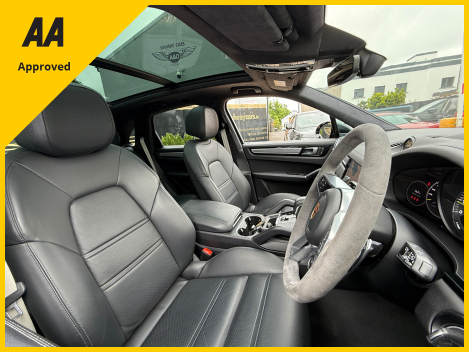 2023 Porsche Cayenne - image 36