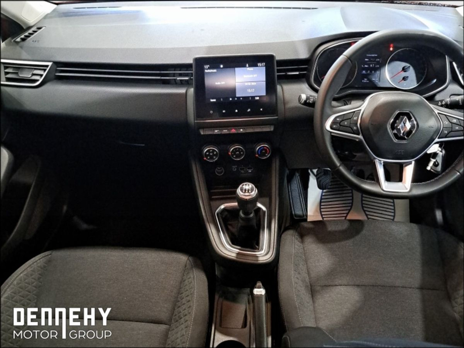 2020 Renault Clio - image 2