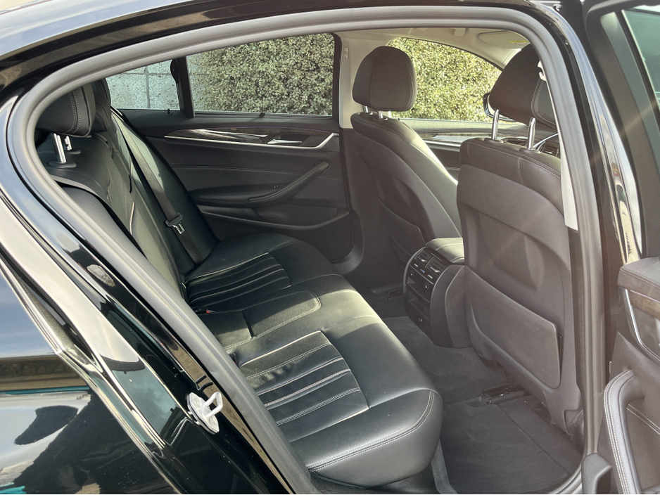 2018 BMW 5 Series - image 11