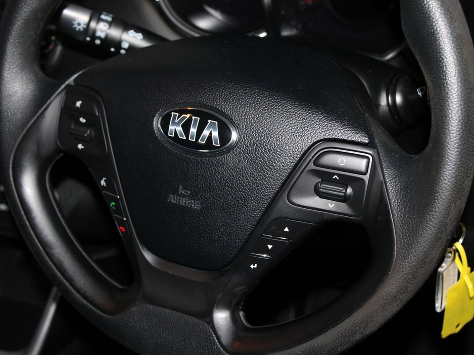 2016 Kia Ceed - image 12