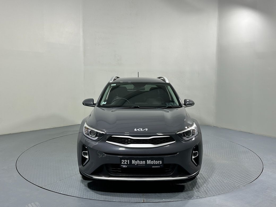 2022 Kia Stonic - image 2