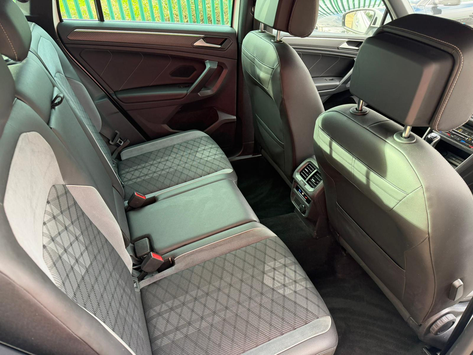 2023 Volkswagen Tiguan 231 D R-LINE 2.0 TDI 6SP FWD 150HP LOW KMS! €41,995