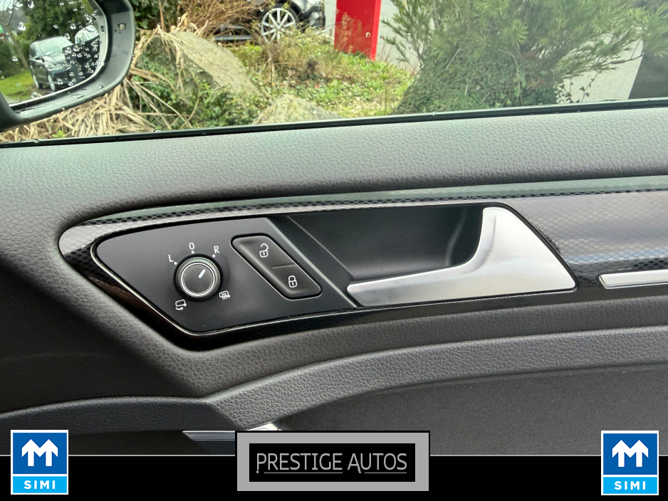 2014 Volkswagen Golf - image 26