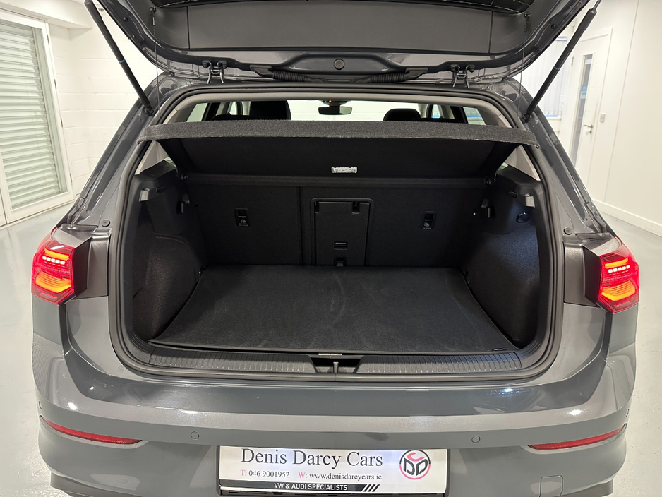 2021 Volkswagen Golf - image 39