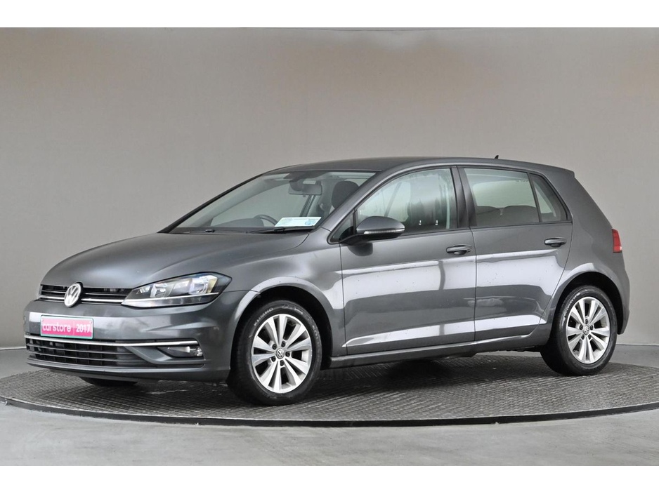 2017 Volkswagen Golf - image 4