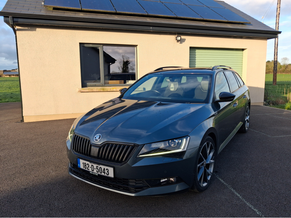 2018 Skoda Superb - image 7