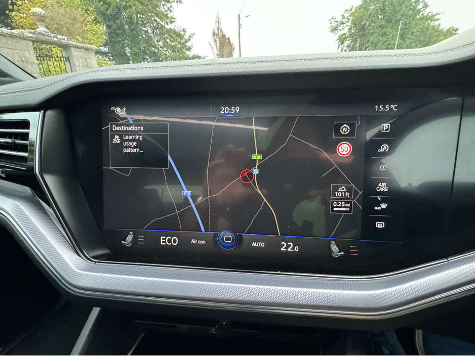 2024 Volkswagen Touareg - image 22