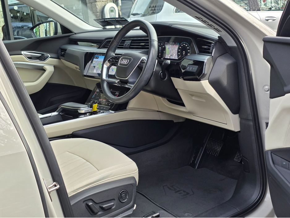 2021 Audi e-tron - image 17