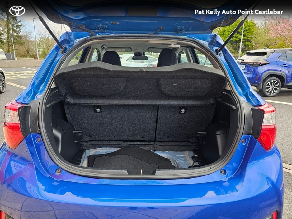 2019 Toyota Yaris - image 10