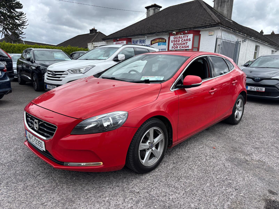 2014 Volvo V40 - image 10