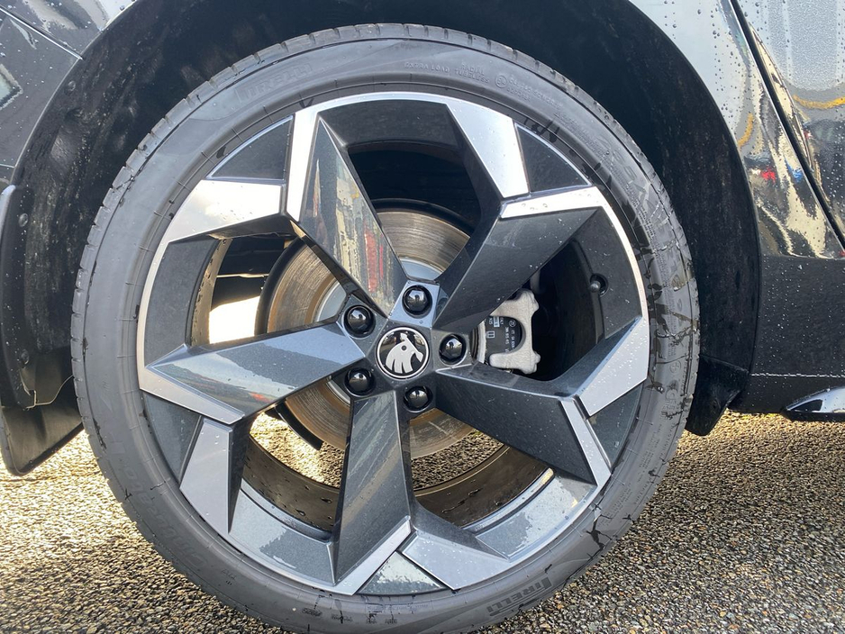 2026 Skoda Superb - image 5