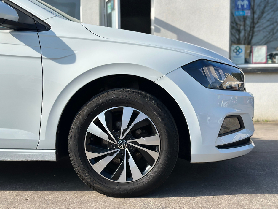 2021 Volkswagen Polo - image 4