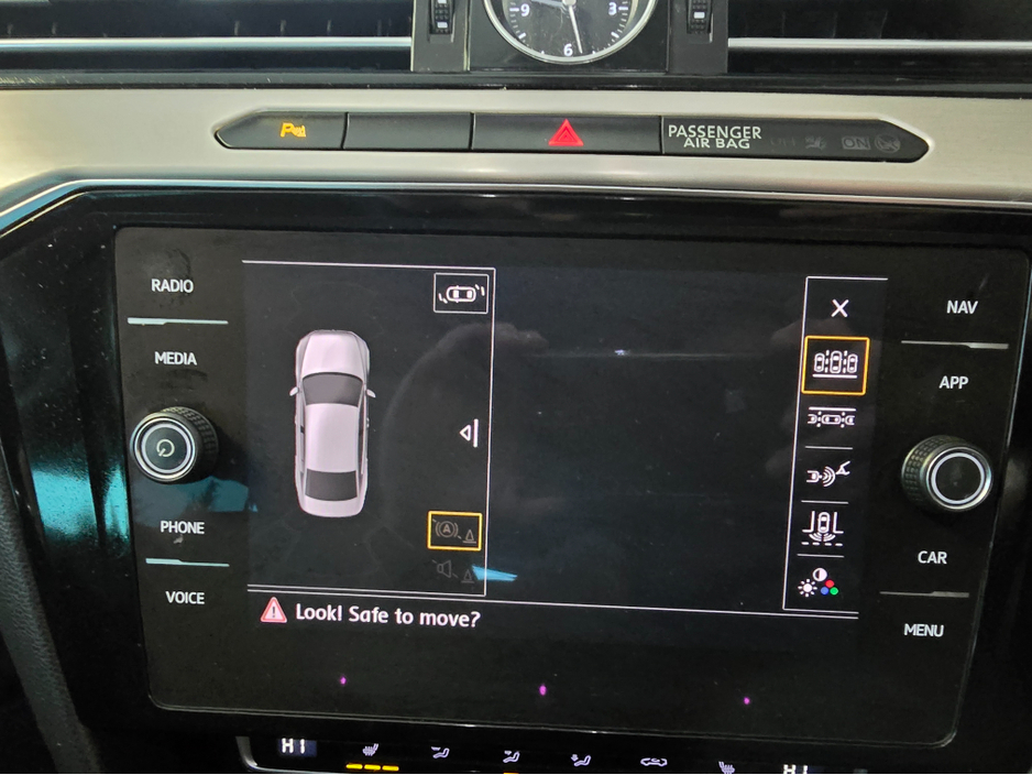 2019 Volkswagen Passat - image 16