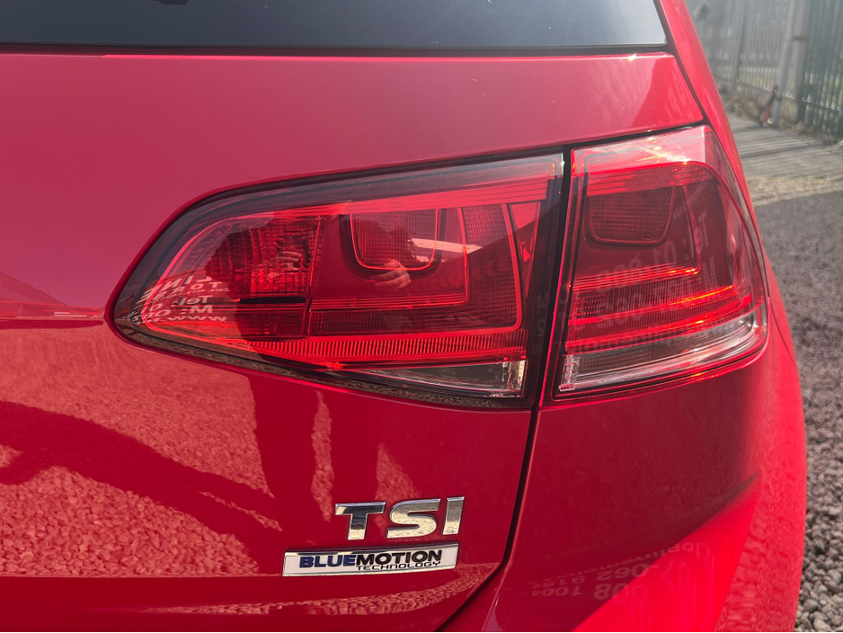 2015 Volkswagen Golf - image 10