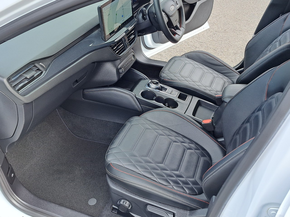 2023 Ford Focus - image 16