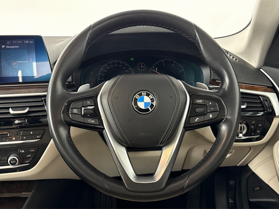 2019 BMW 5 Series - image 26