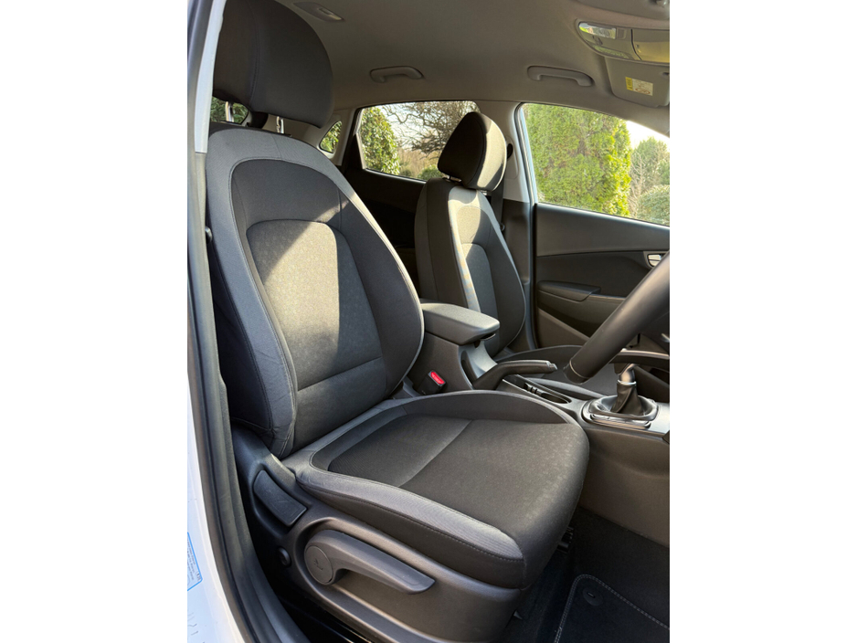 2020 Hyundai Kona - image 10