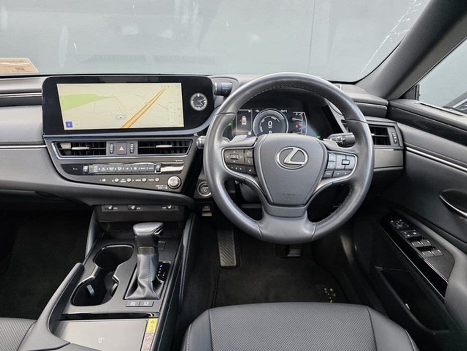 2023 Lexus ES 300 H - image 8