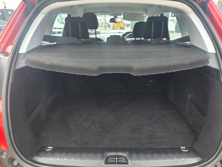 2016 Peugeot 2008 - image 6