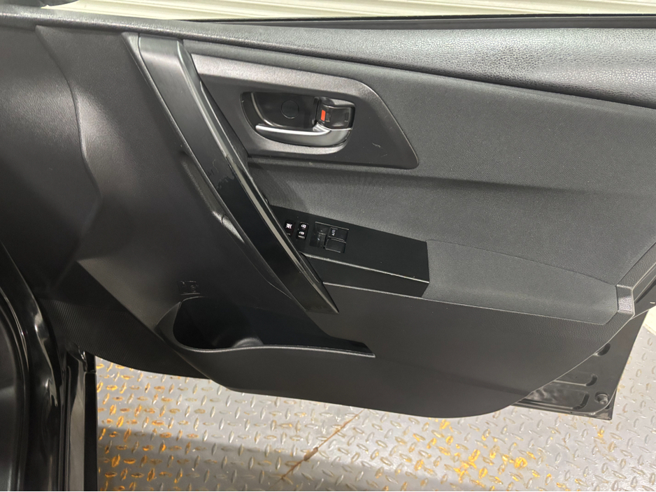 2017 Toyota Auris 1.3 VVT-I ACTIVE 100BHP 5DR**SAME DAY FINANCE ARRANGED**12 MONTHS WARRANTY** €13,950