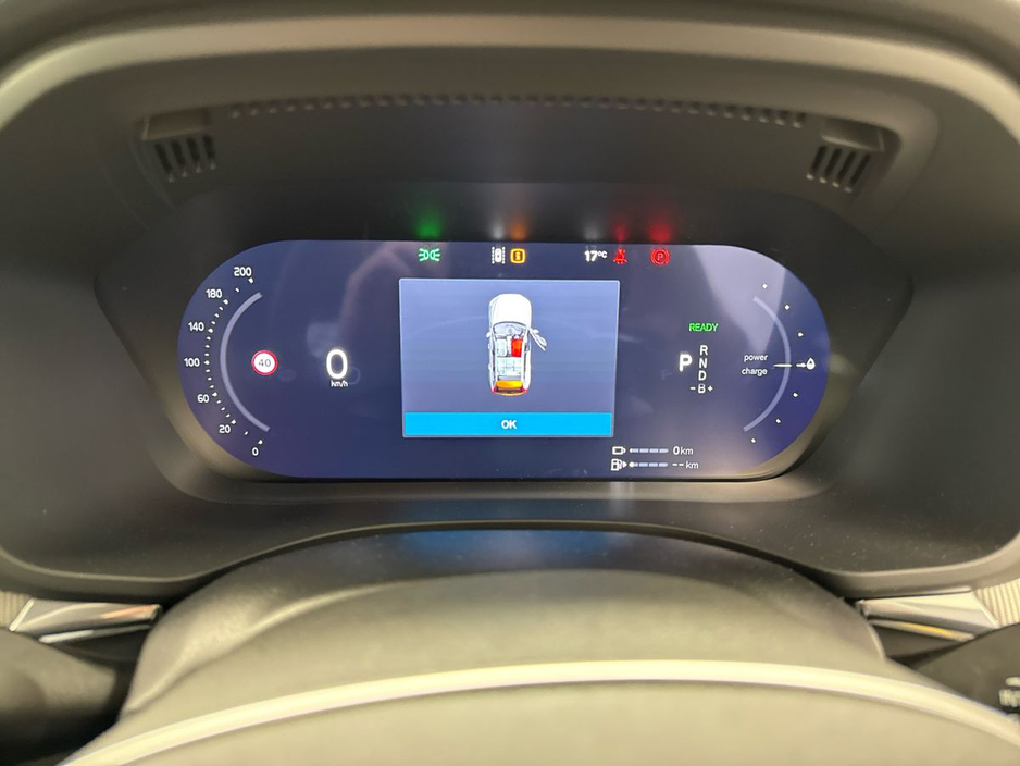 2026 Volvo XC60 - image 13