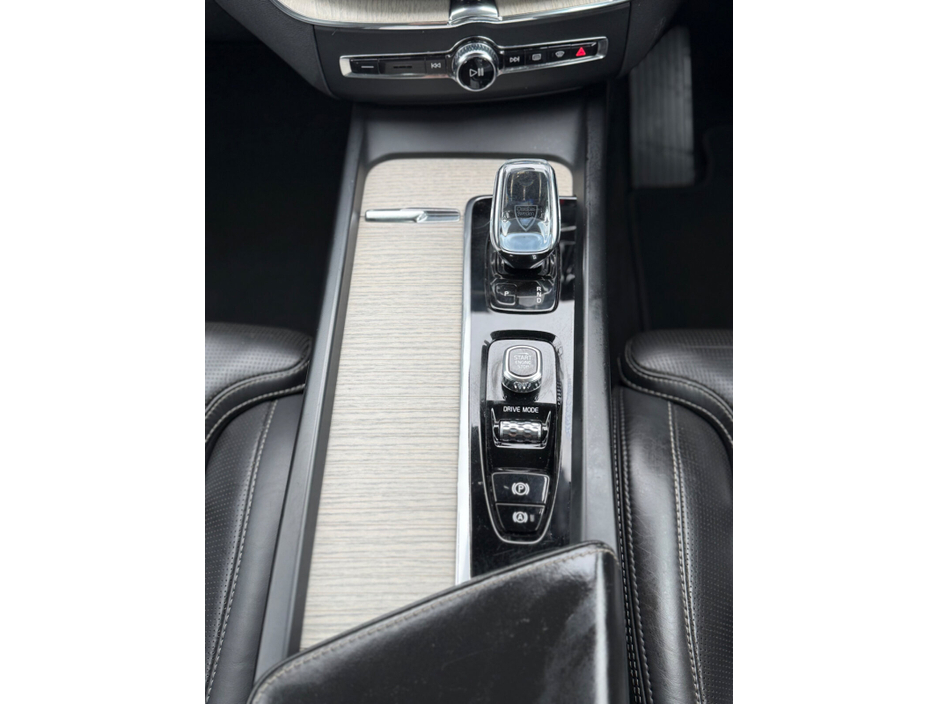 2020 Volvo XC60 - image 19
