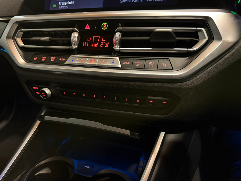 2022 BMW 3 Series - image 15