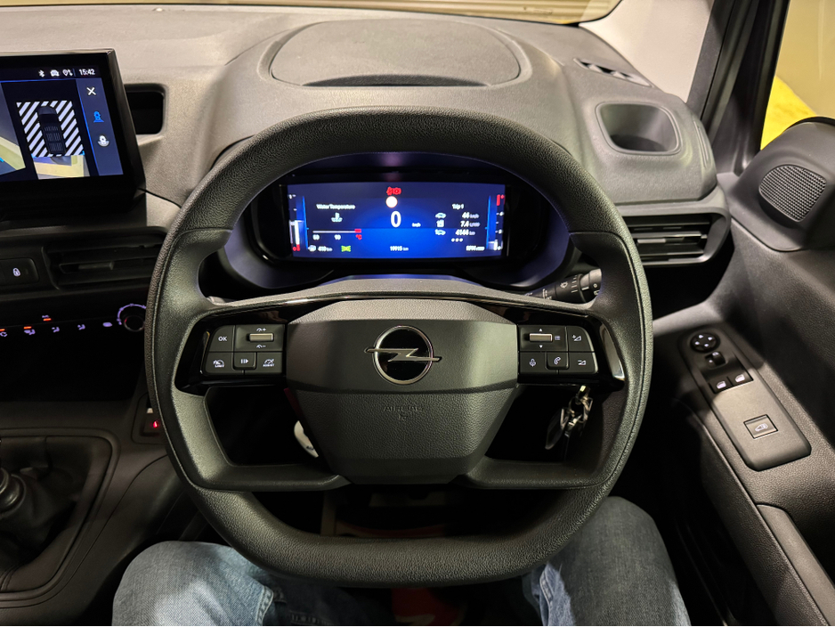 2024 Opel Combo SPORTIVE L1H1-1.5 100PS D-6SPEED TOP SPEC €19,950