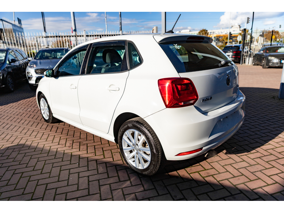 2017 Volkswagen Polo - image 5