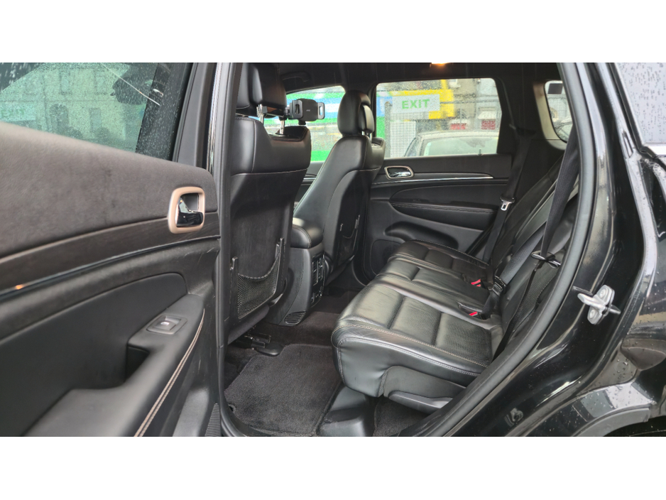 2015 Jeep Cherokee - image 13