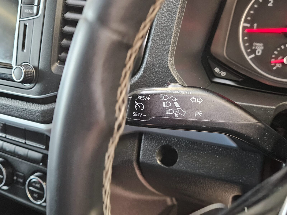 2018 Volkswagen Amarok - image 12