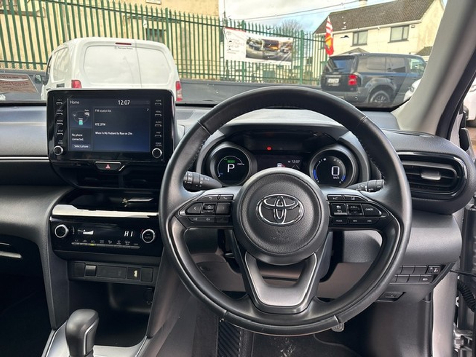 2024 Toyota Yaris Cross FRESH SELECTION OF TRADE-INS YARIS CROSS LUNA €28,500