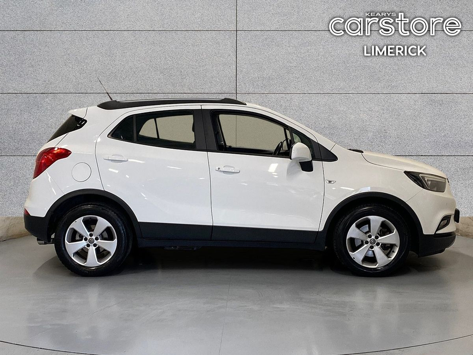 2019 Opel Mokka - image 2