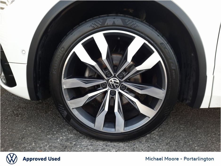 2023 Volkswagen Tiguan - image 9