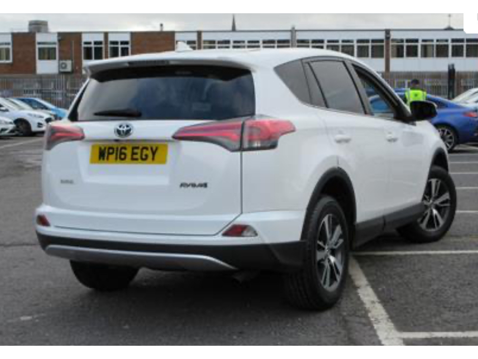 2016 Toyota Rav4 - image 4